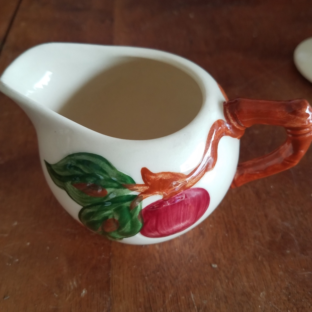 Fransiscan apple creamer